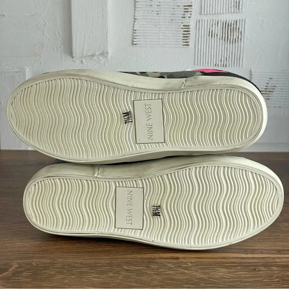 Womens Nine West Green Camo High Top Sneakers NEW‎ Size 7 and 7.5 - Picture 9 of 10